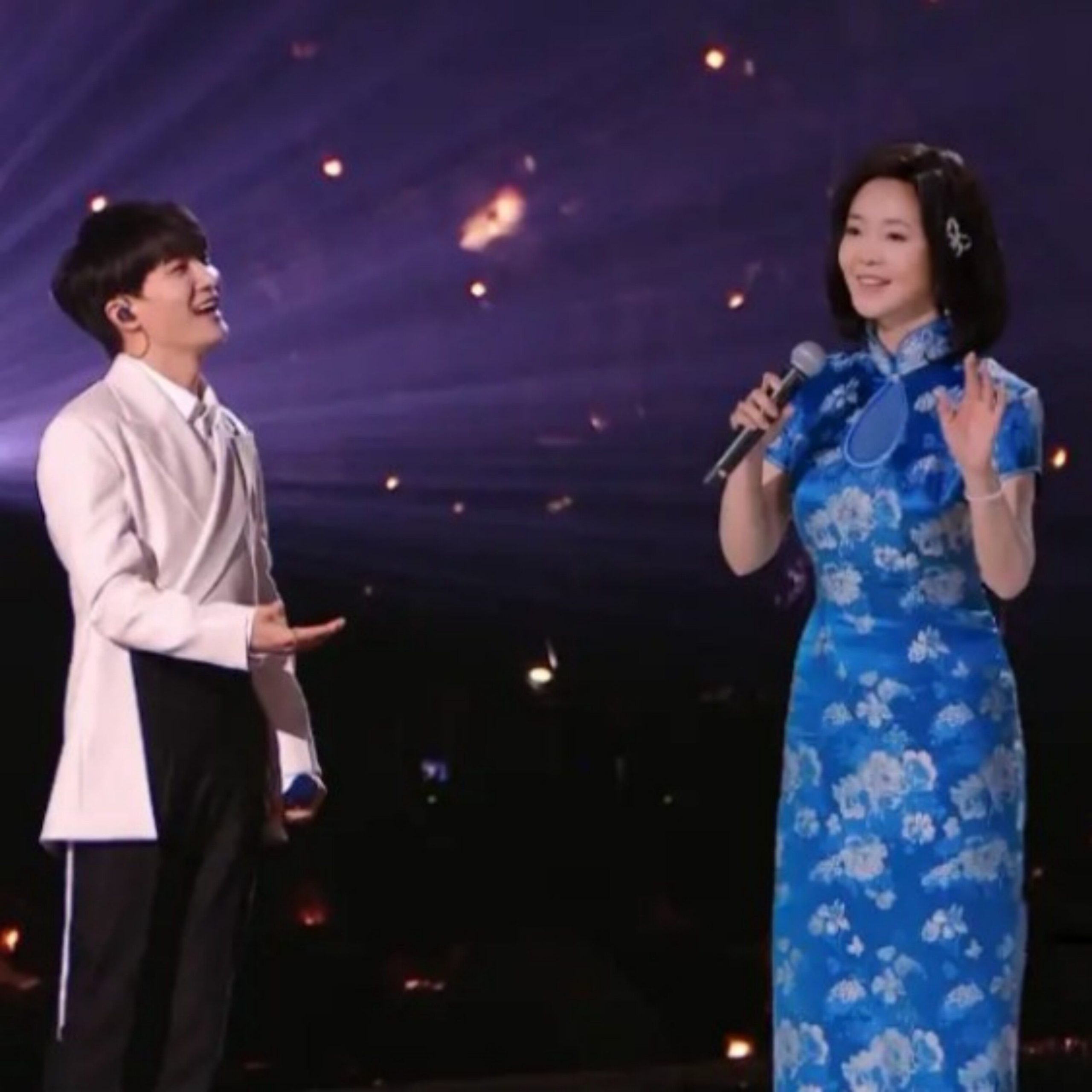 周深 - 小城故事【44.1kHz／16bit】法国区-OppsUpro音乐帝国